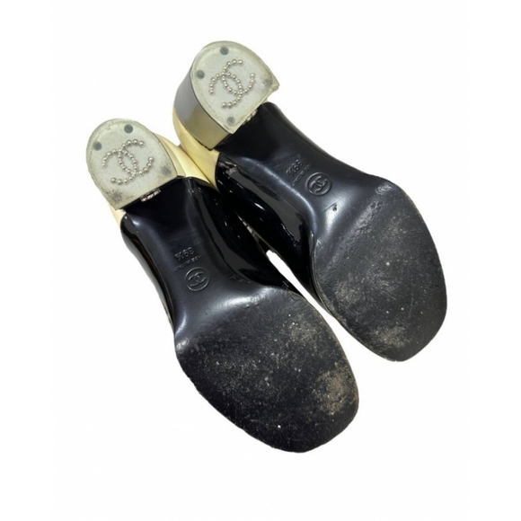 CHANEL patent leather lace up boots - Picture 3 of 6